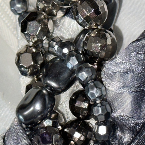 Carmen Marc Valvo Sz 6 White Black Rose Print Beaded Neck Sleeveless Halter Top - Picture 5 of 10